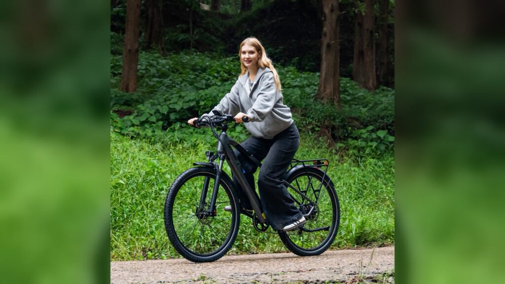 HITWAY e-bike rider on a green path for an e-bike frame size guide cover